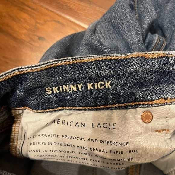 American Eagle Skinny Kick Jeans Size 6S - Picture 3 of 6